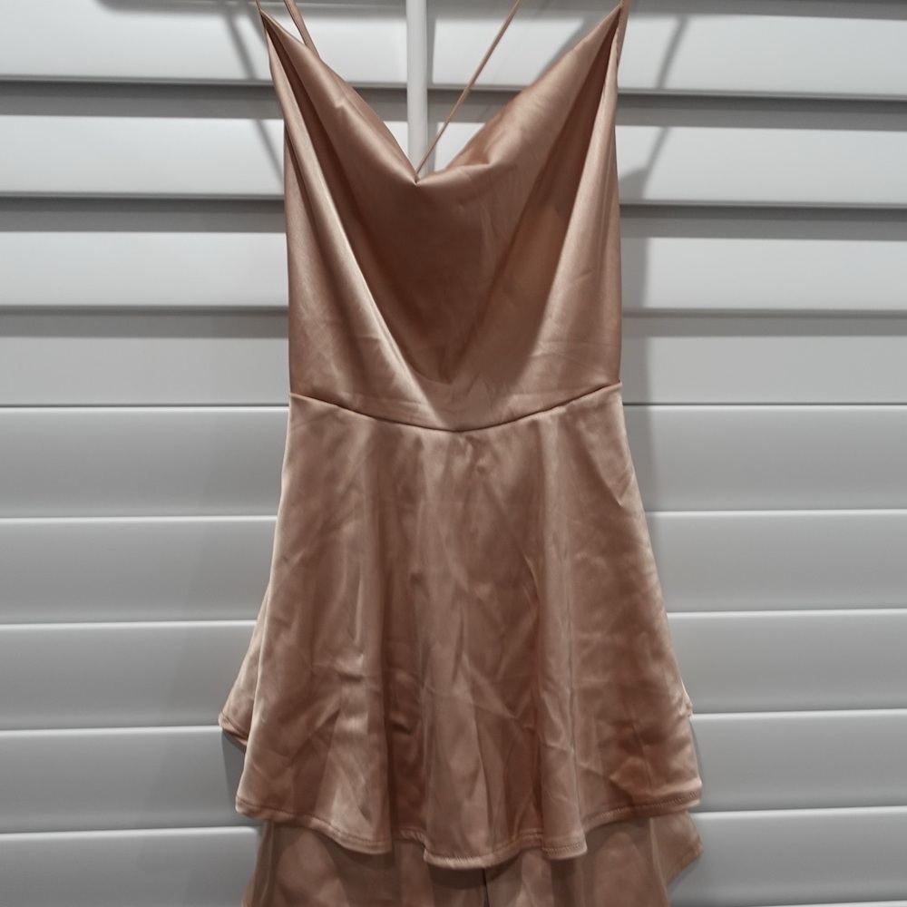 Gold flowy dress/romper🤍